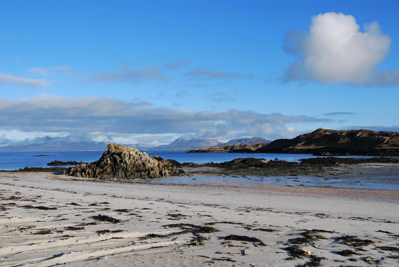 Dolphin Hotel Inishbofin Esterno foto