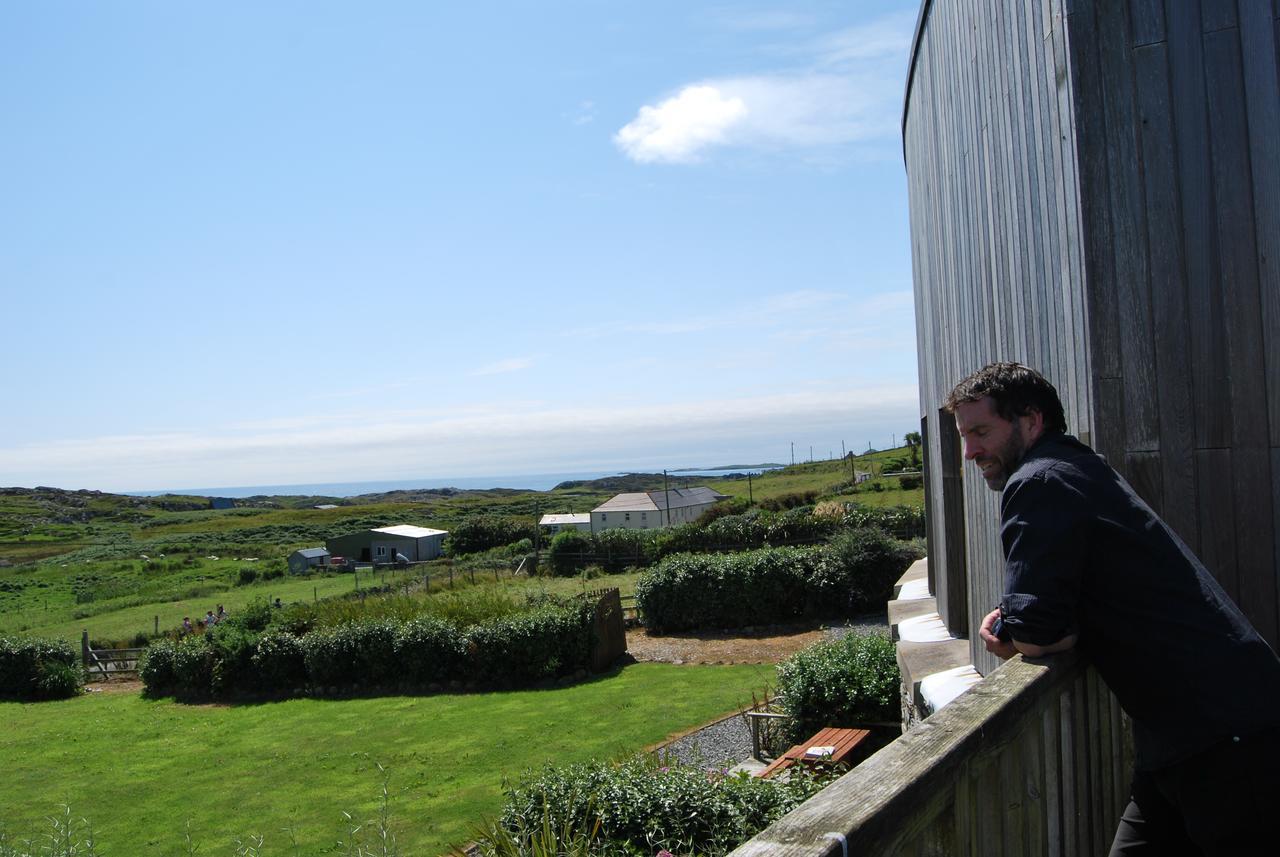 Dolphin Hotel Inishbofin Esterno foto