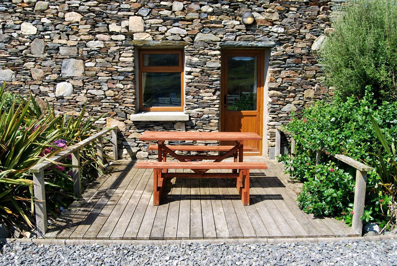 Dolphin Hotel Inishbofin Esterno foto