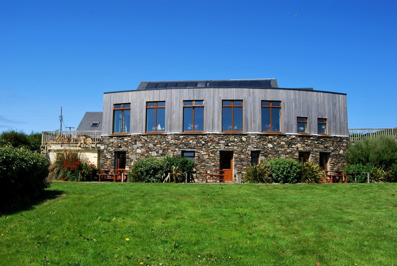 Dolphin Hotel Inishbofin Esterno foto